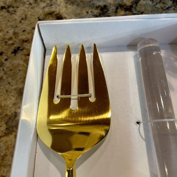 Set of 2 Gold Salad Servers with Acrylic Handles, Serving Spoon, Serve ware - Picture 3 of 4